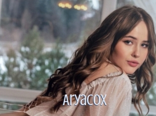AryaCox 18 ans Nue