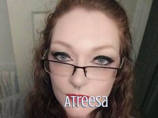 Atreesa 18 ans Nue