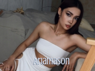 ariamason 18 ans Nue