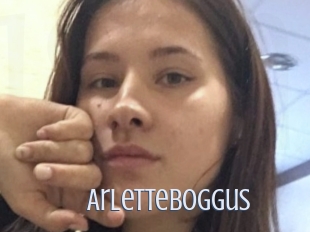 arletteboggus 18 ans Nue