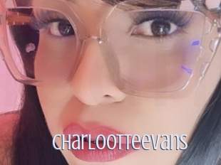 charlootteevans 18 ans Nue