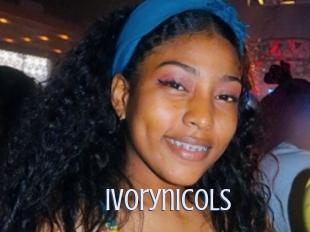 ivorynicols 18 ans Nue