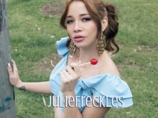 JulieFreckles 18 ans Nue