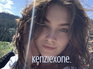 KenziexOne 18 ans Nue