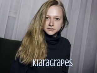 kiaragrapes 18 ans Nue