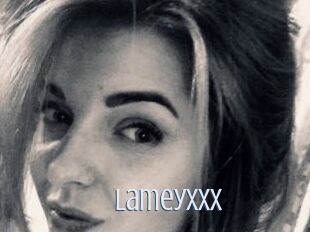 LameyXXX 18 ans Nue