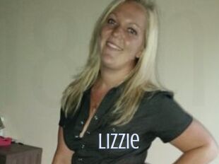 Lizzie 18 ans Nue