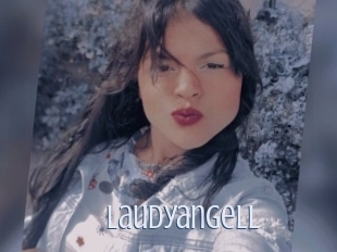 laudyangell 18 ans Nue