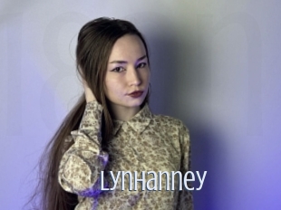lynhanney 18 ans Nue