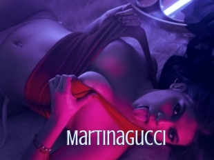 martinagucci 18 ans Nue