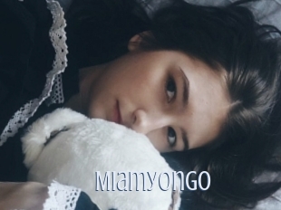 miamyongo 18 ans Nue
