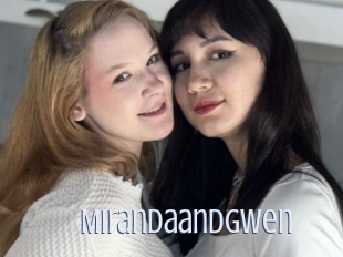 mirandaandgwen 18 ans Nue
