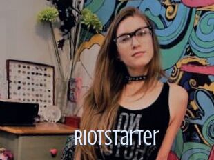 RiotStarter 18 ans Nue