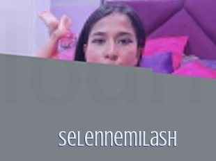 selennemilash 18 ans Nue