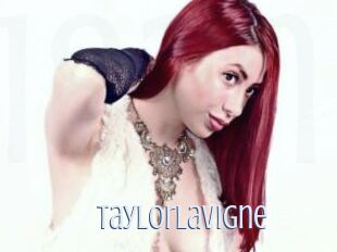 TaylorLavigne 18 ans Nue