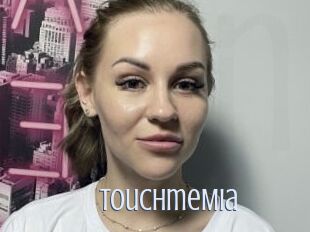 TouchmeMia