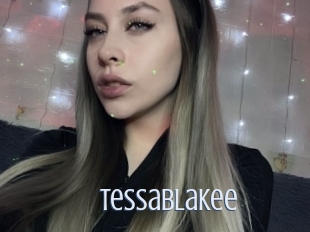 tessablakee 18 ans Nue