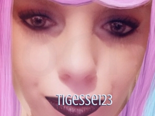 tigesse123 18 ans Nue